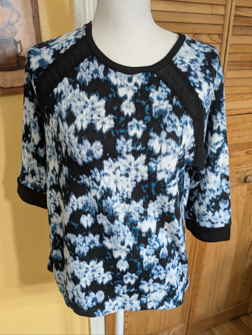 Simply Vera Wang Multicolored & Lace Hi - Lo Top S